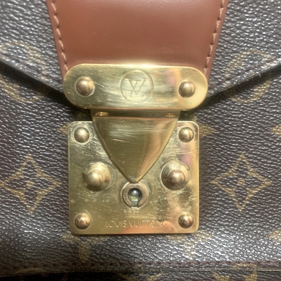 SOLD! Louis Vuitton Monceau Crossbody Briefcase! - Picture 3 of 16